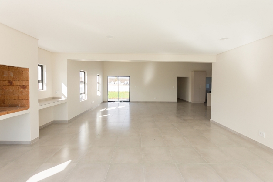 3 Bedroom Property for Sale in Brittania Beach Estate Western Cape